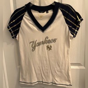 Women's Medium (M) Touch MLB NY Yankees V-Neck Short Sleeve Bling Stretch Shirt